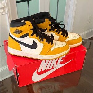 Like new! Nike Air Jordan. Hi top.